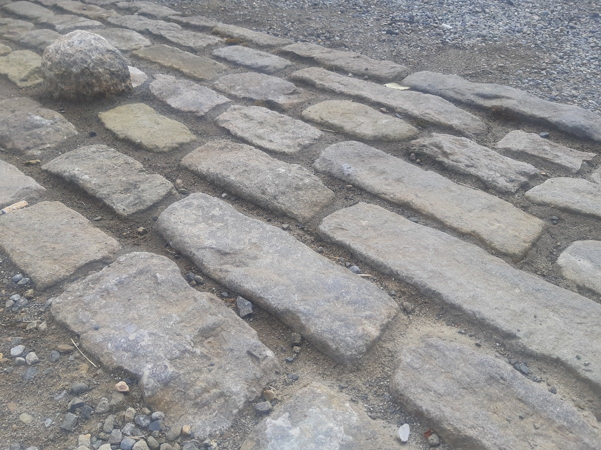 Free Length Tumbled Brown Sandstone Cobble - Image 2