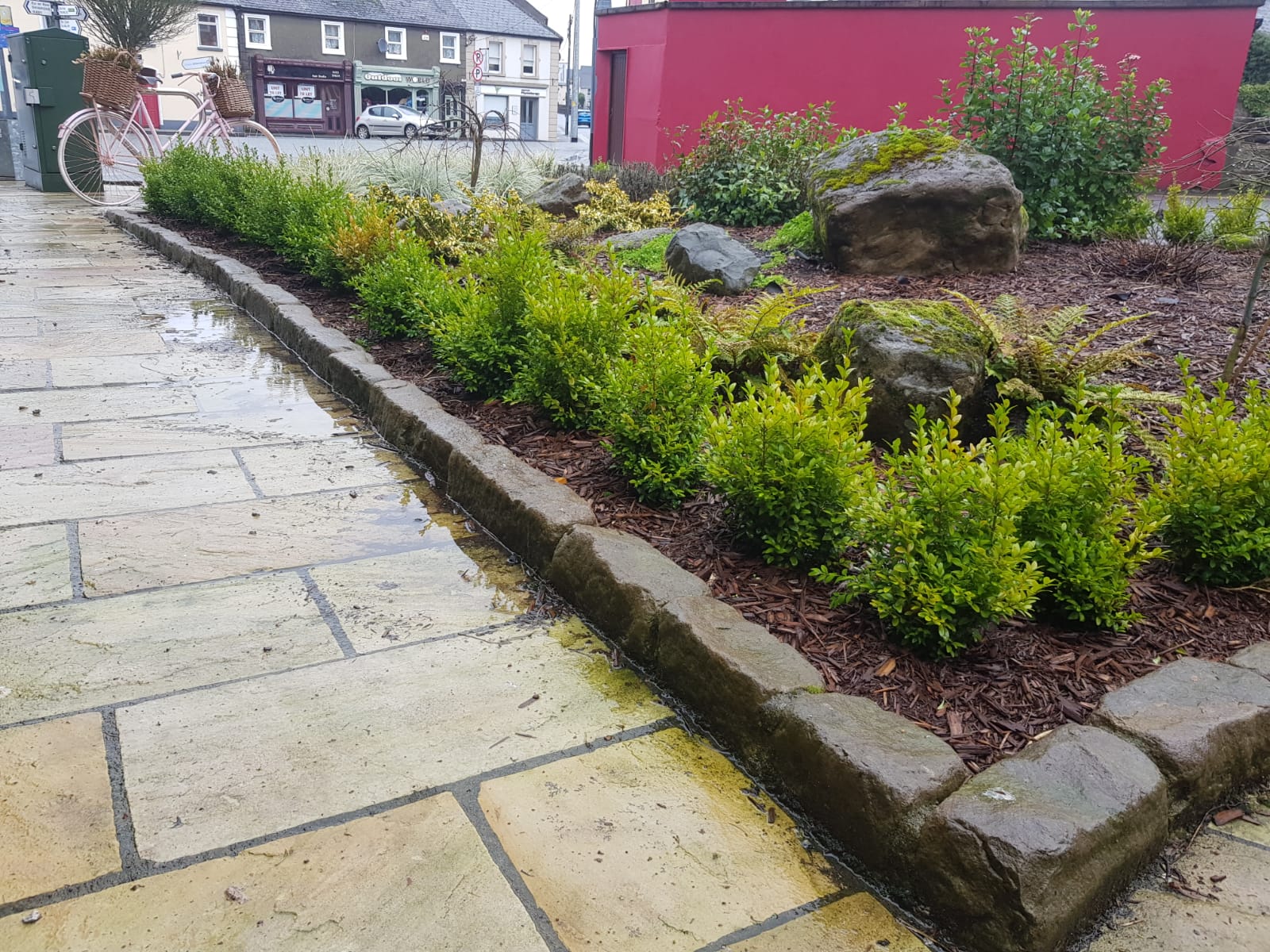 Tumbled Sandstone Kerbs - Image 2