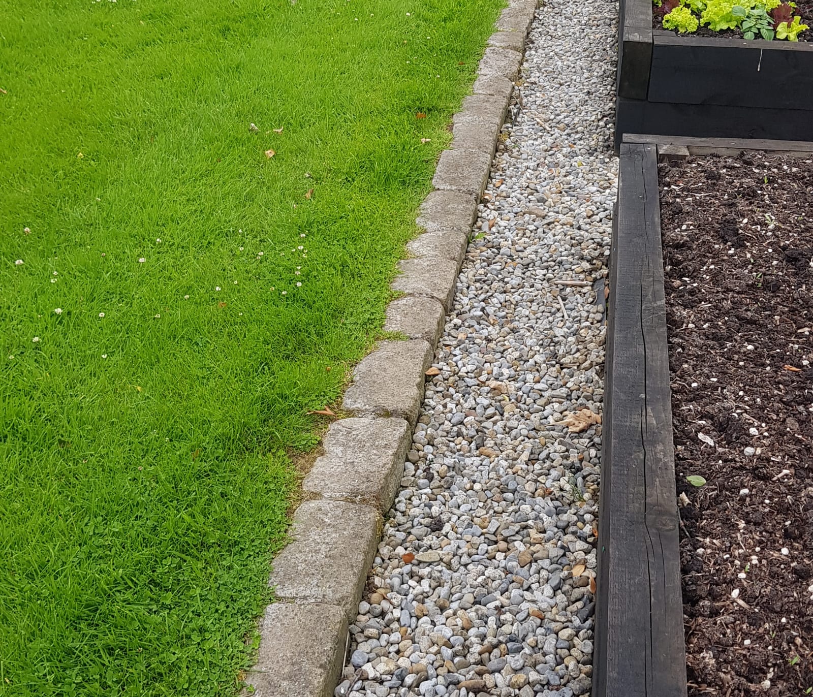 Tumbled Sandstone Kerbs - Image 3